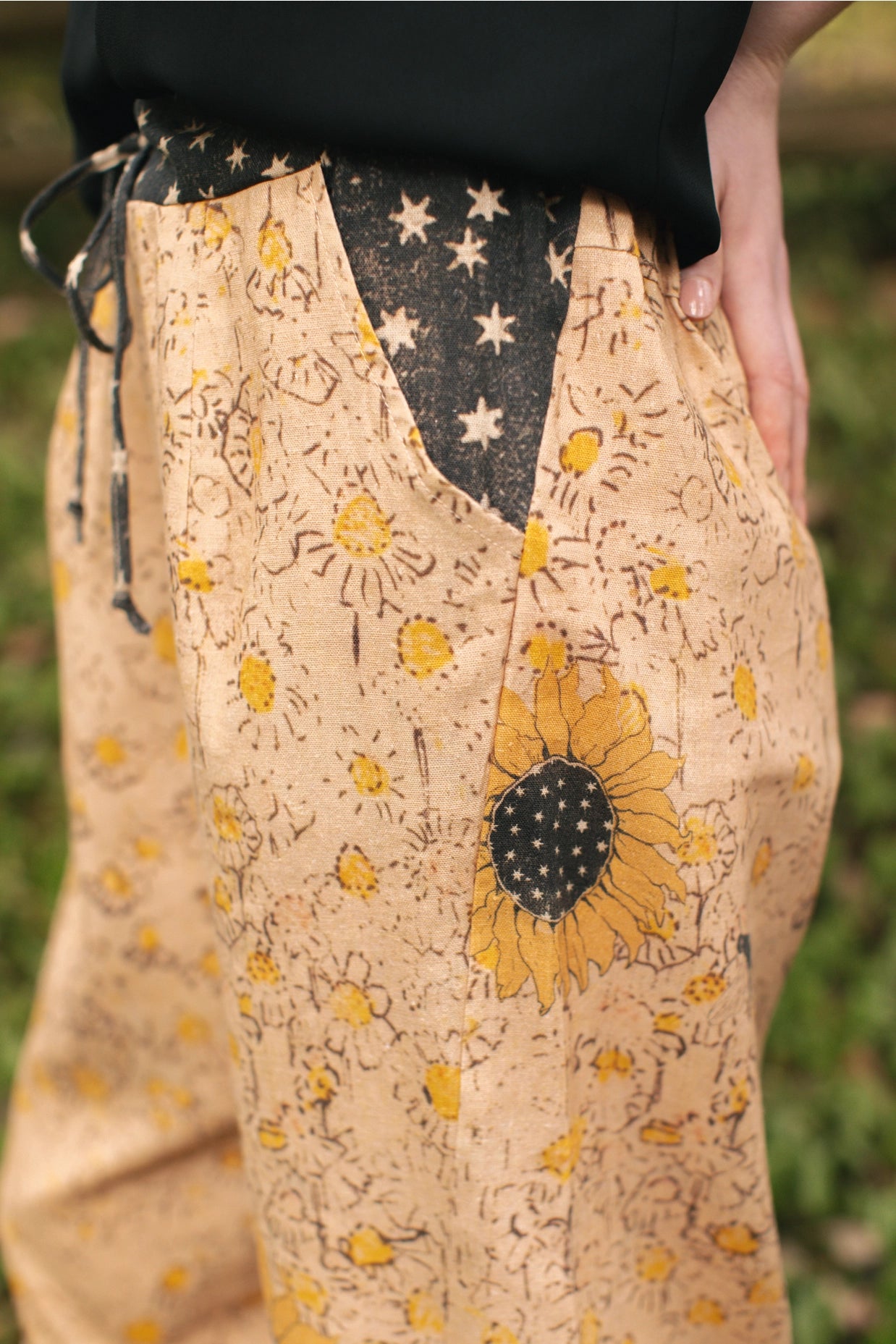 Milk & Honey Boho Linen Bee Sunflower Cropped Artist Pants