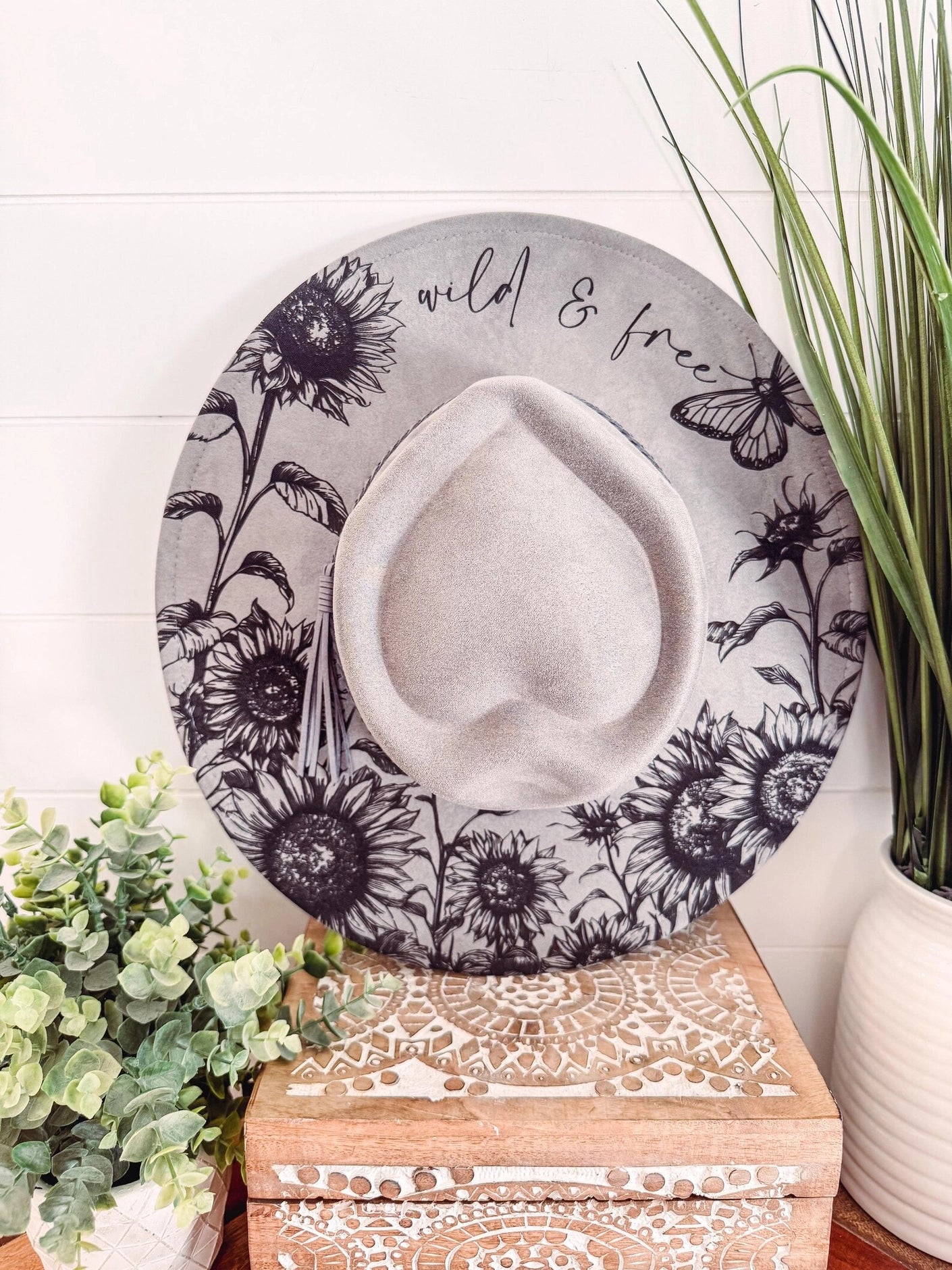Engraved Wild & Free Engraved Heart Hat, Floral Engraved Cowboy Hat, Burned Fedora, Engraved Suede Hat, Boho Hat, Vegan Suede