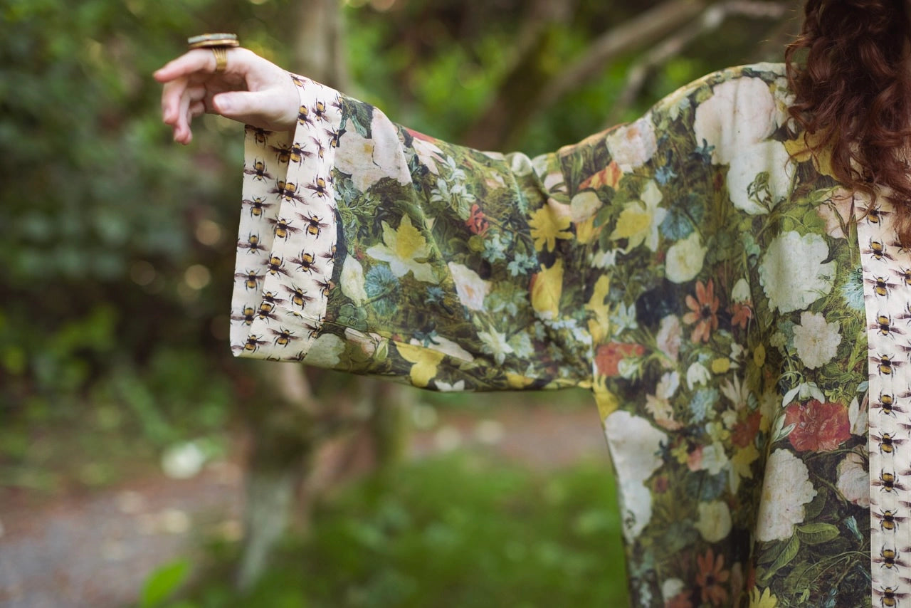 I Dream in Flowers Pixie Duster Cropped Kimono w/ Bees