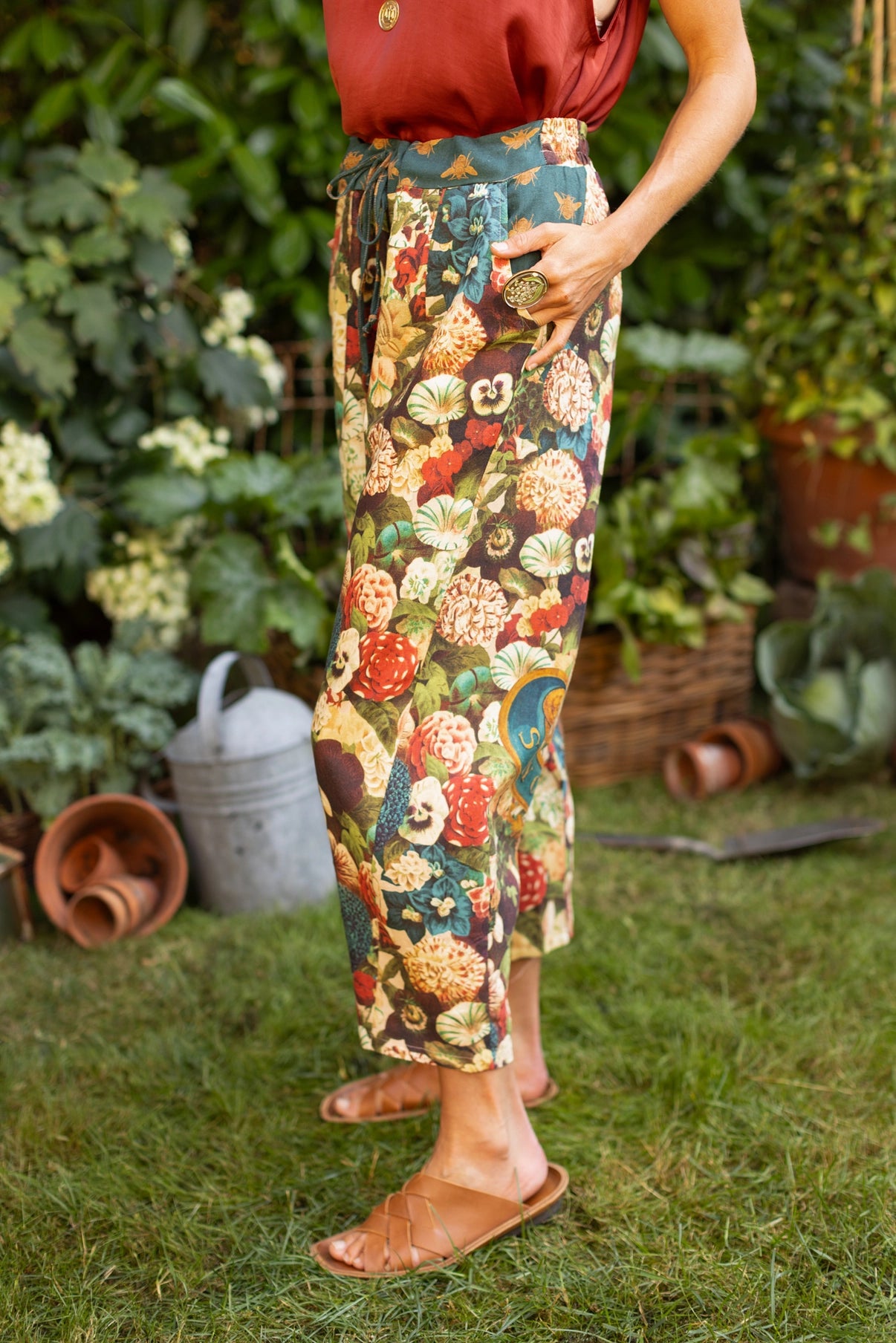 Stay Gold Linen Cropped Artist Pant w/ Bees, Floral & Rabbit