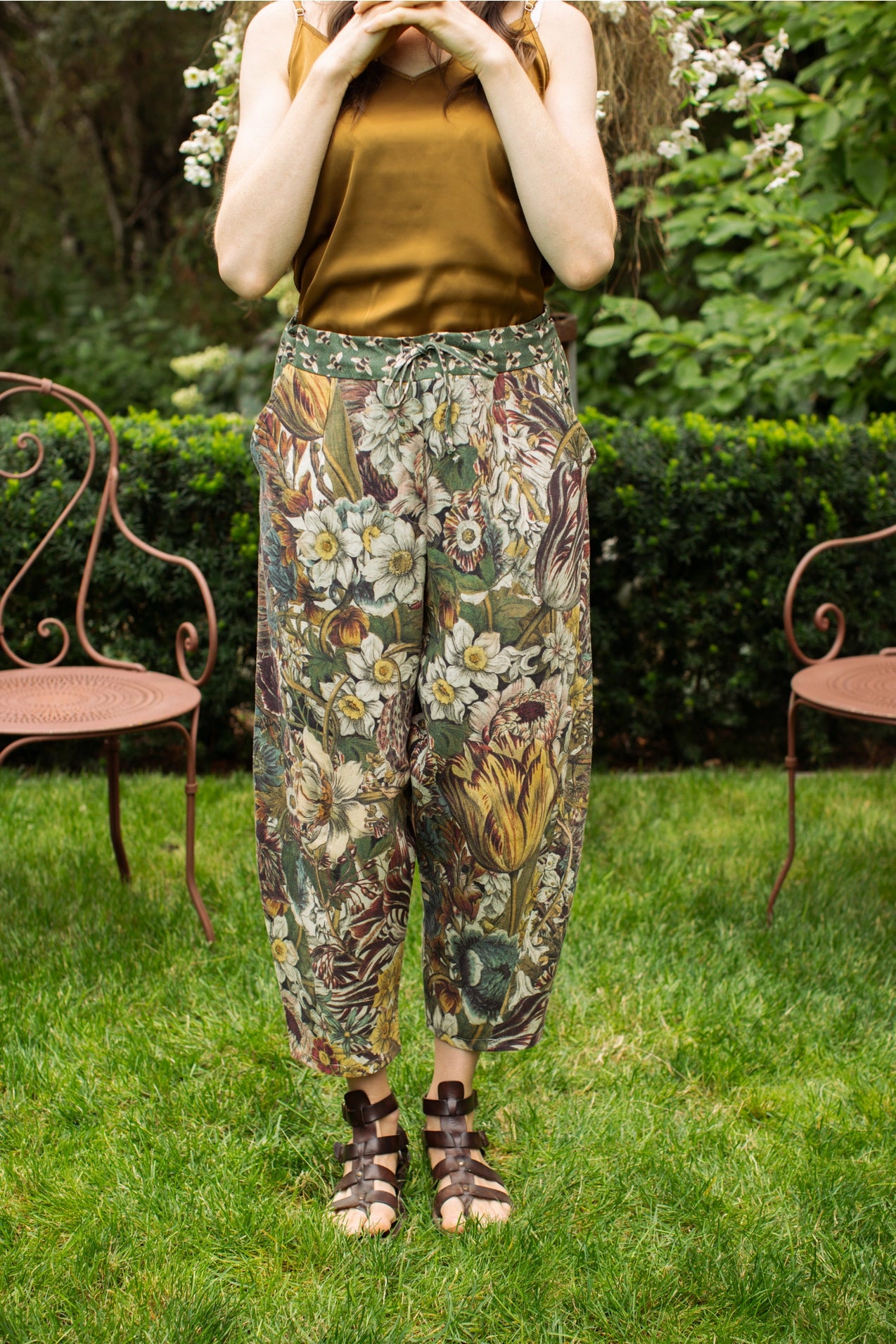 Market Of Stars Love Grows Wild Boho Linen Bee Print Cropped Artist Pants Pre-Order Ship Aug 30th