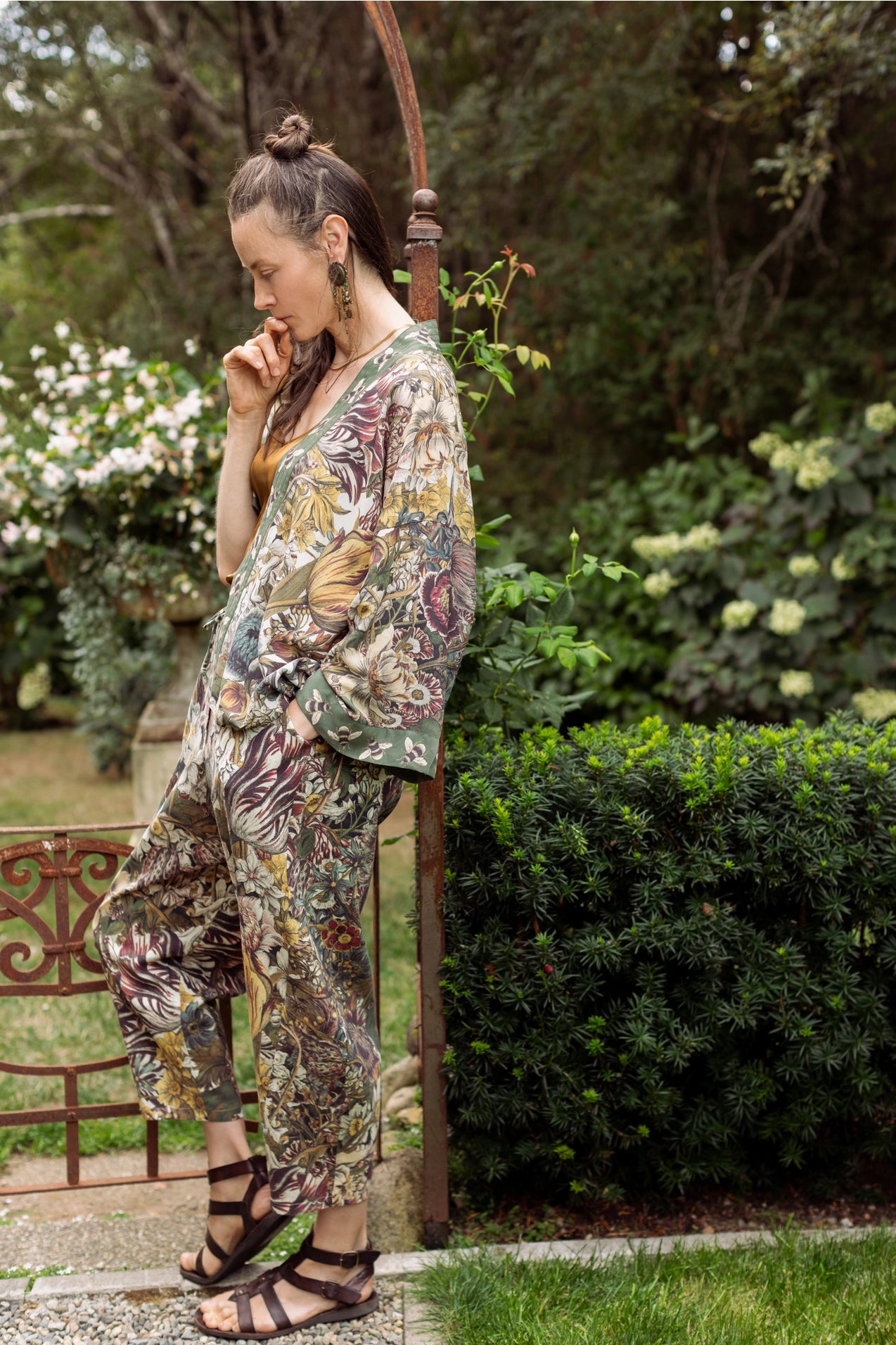 Market Of Stars Love Grows Wild Floral Bamboo Cropped Kimono with Bees