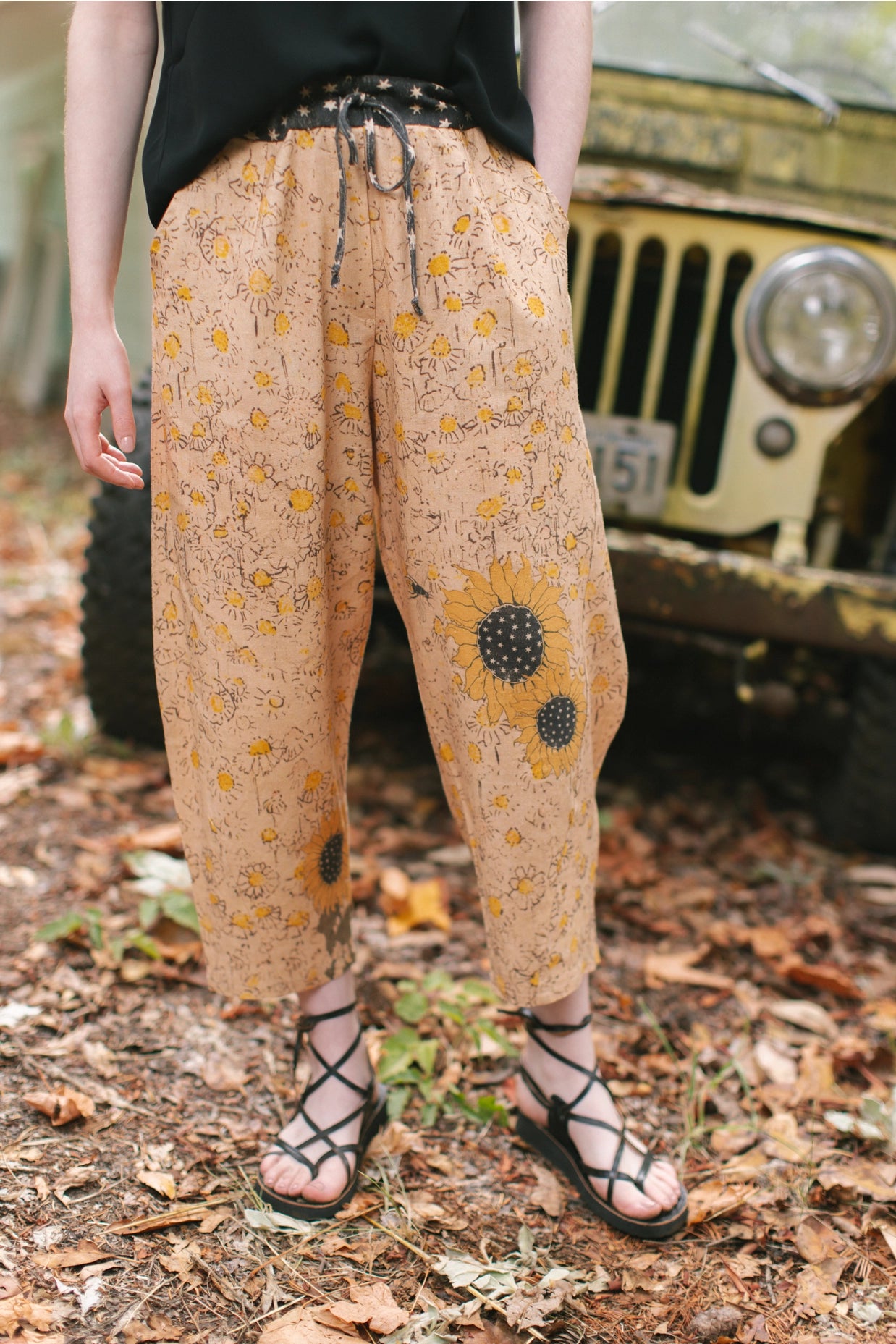 Milk & Honey Boho Linen Bee Sunflower Cropped Artist Pants