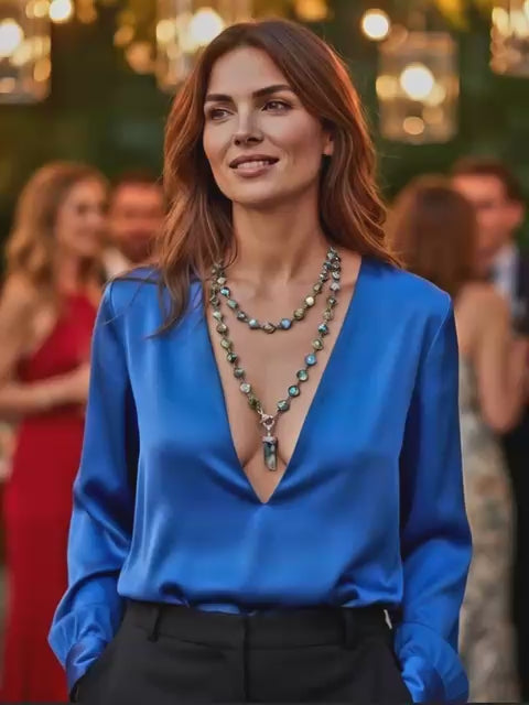 Flashy Blue Labradorite Diamond Horn Necklace